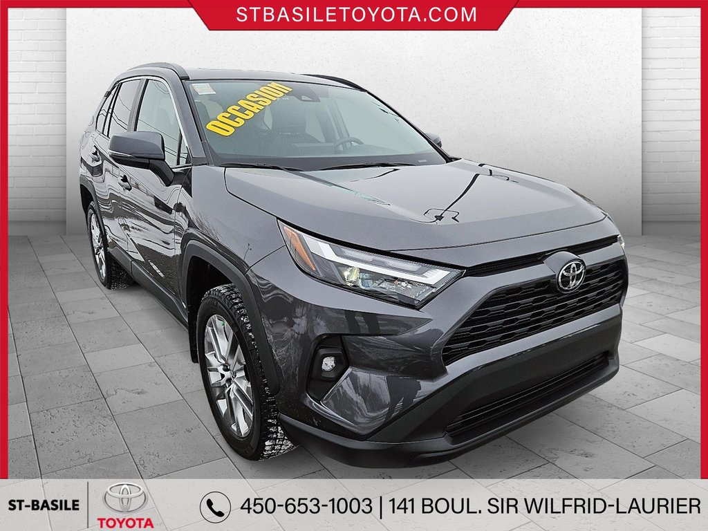 Toyota RAV4 XLE PREMIUM  MAGS TOIT VOLANT/SIEGES CHAUFFANTS 2024 à Saint-Basile-Le-Grand, Québec - 3 - w1024h768px