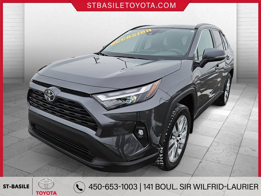 Toyota RAV4 XLE PREMIUM  MAGS TOIT VOLANT/SIEGES CHAUFFANTS 2024 à Saint-Basile-Le-Grand, Québec - 1 - w1024h768px