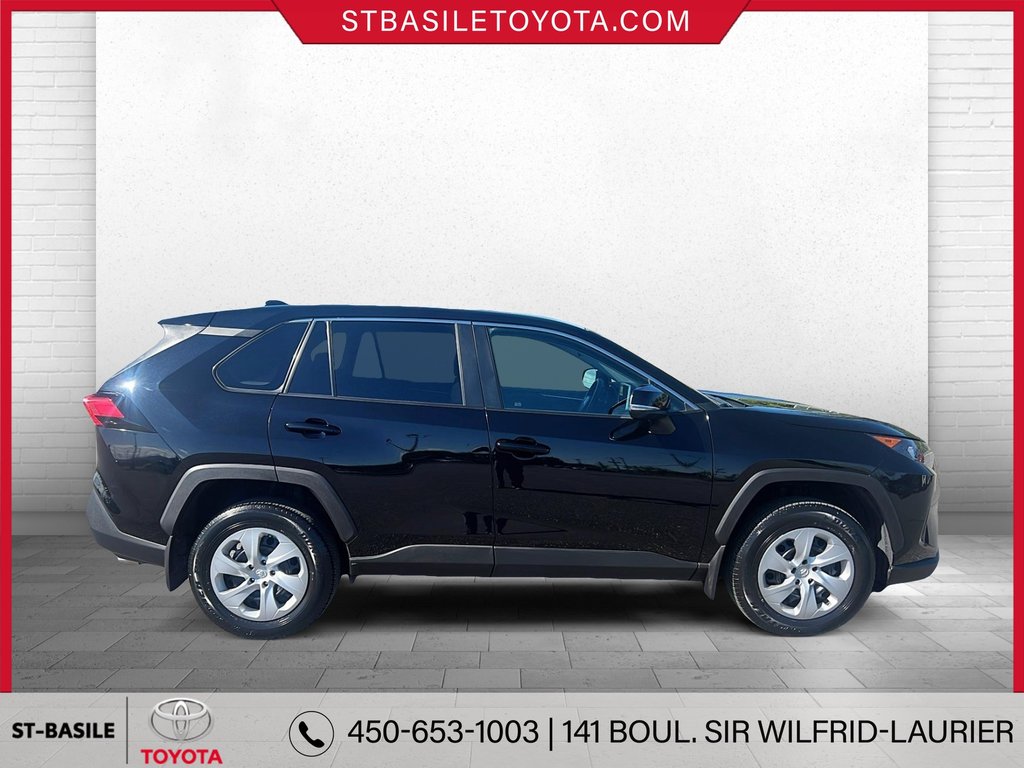 2024 Toyota RAV4 LE AWD SIEGES CHAUFFANTS CAMERA RECUL BLUETOOTH in Saint-Basile-Le-Grand, Quebec - 3 - w1024h768px
