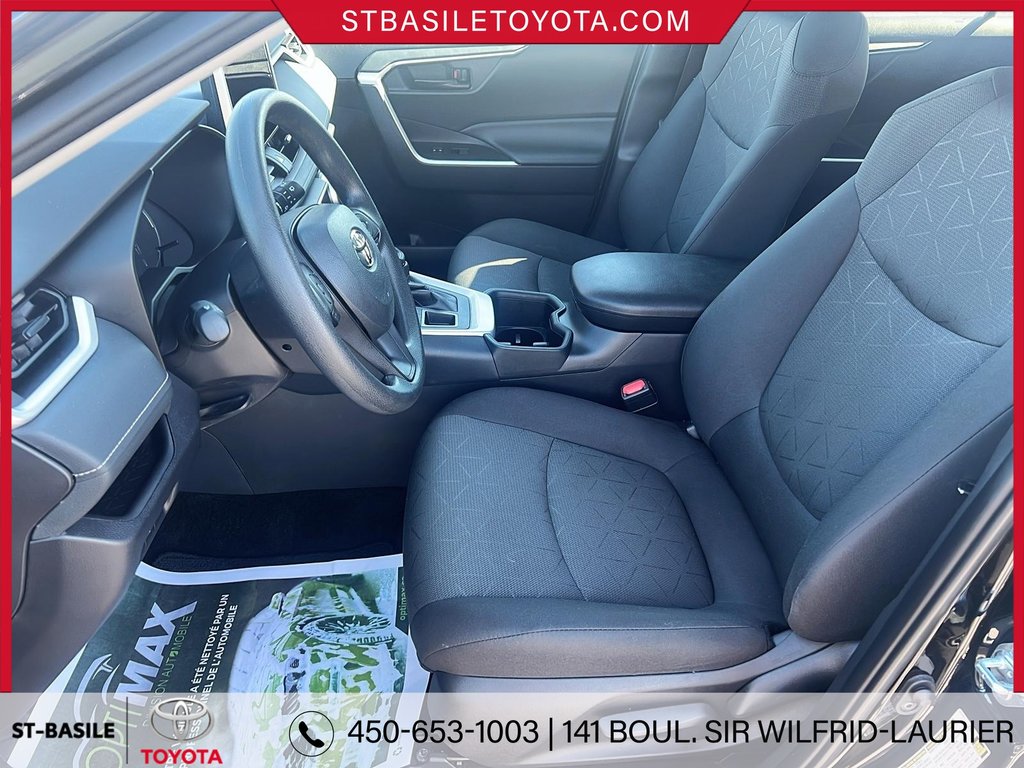 2024 Toyota RAV4 LE AWD SIEGES CHAUFFANTS CAMERA RECUL BLUETOOTH in Saint-Basile-Le-Grand, Quebec - 12 - w1024h768px