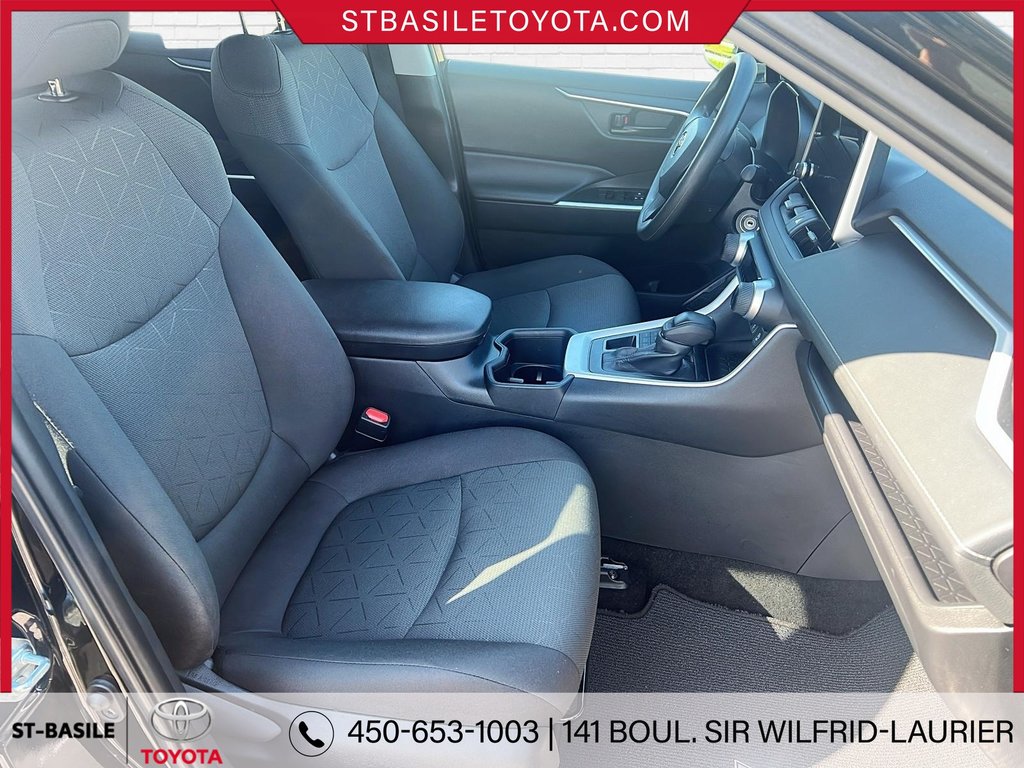 2024 Toyota RAV4 LE AWD SIEGES CHAUFFANTS CAMERA RECUL BLUETOOTH in Saint-Basile-Le-Grand, Quebec - 13 - w1024h768px