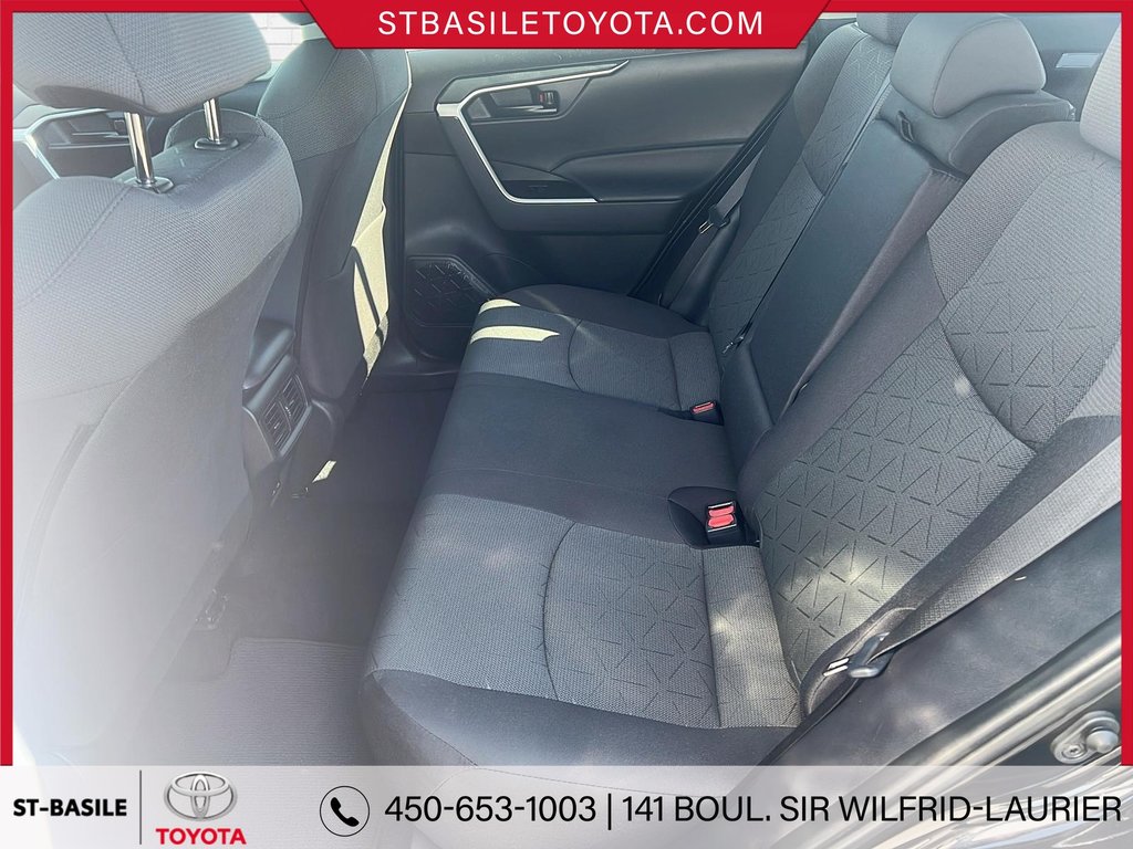 2024 Toyota RAV4 LE AWD SIEGES CHAUFFANTS CAMERA RECUL BLUETOOTH in Saint-Basile-Le-Grand, Quebec - 14 - w1024h768px