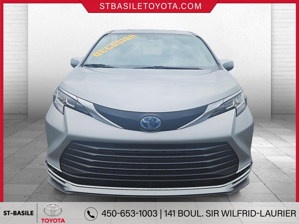 2022 Toyota Sienna XLE HYBRIDE INTERIEUR CUIR TOIT OUVRANT in Saint-Basile-Le-Grand, Quebec - 2 - w1024h768px