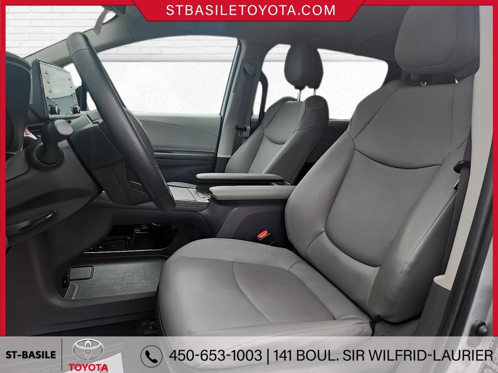 2022 Toyota Sienna XLE HYBRIDE INTERIEUR CUIR TOIT OUVRANT in Saint-Basile-Le-Grand, Quebec - 13 - w1024h768px