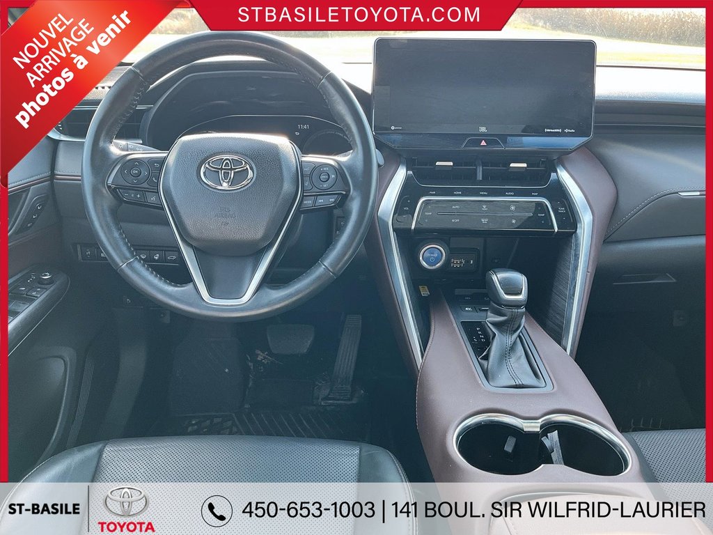 2021  Venza HYBRIDE LIMITED AWD CUIR TOIT PANORAMIQUE in Saint-Basile-Le-Grand, Quebec - 15 - w1024h768px