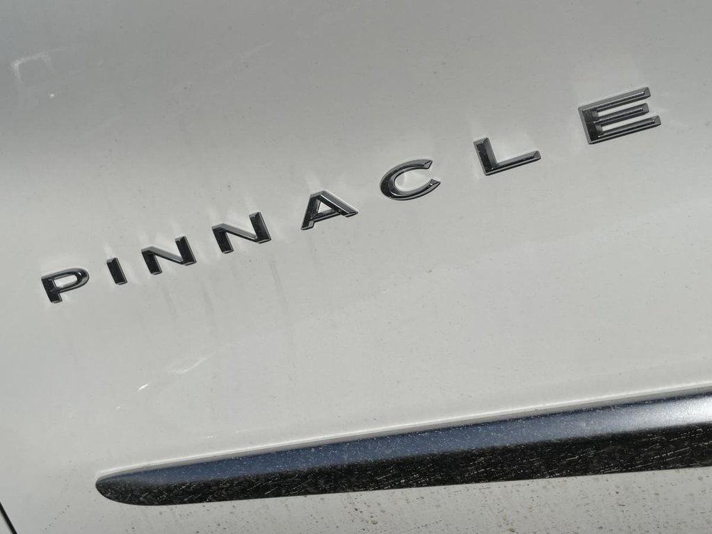 Pacifica Hybrid Pinnacle 2024 à Saint-Basile-le-Grand, Québec - 11 - w1024h768px