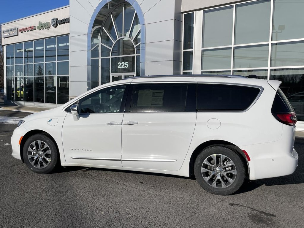 Chrysler Pacifica Hybrid Pinnacle 2024 à Saint-Basile-le-Grand, Québec - 29 - w1024h768px