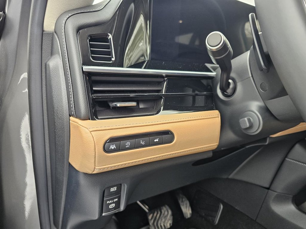 2025 Infiniti QX80 SENSORY TI in Saint-Basile-le-Grand, Quebec - 4 - w1024h768px