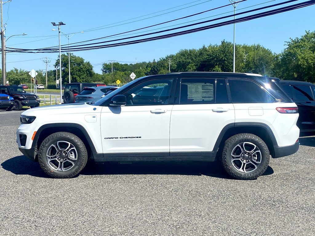 2023  Grand Cherokee 4xe Grand Phev in Saint-Basile-le-Grand, Quebec - 25 - w1024h768px