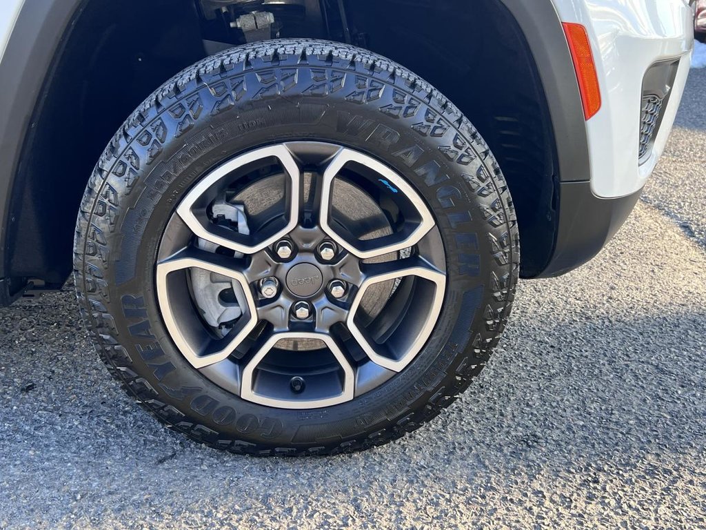 2023 Jeep Grand Cherokee 4xe GRAND CHEROKEE TRAILHAWK PHEV in Saint-Basile-le-Grand, Quebec - 5 - w1024h768px