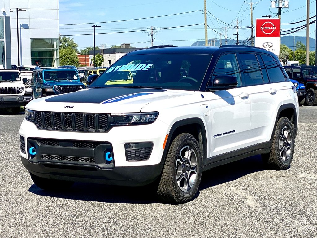 2023  Grand Cherokee 4xe Grand Phev in Saint-Basile-le-Grand, Quebec - 4 - w1024h768px