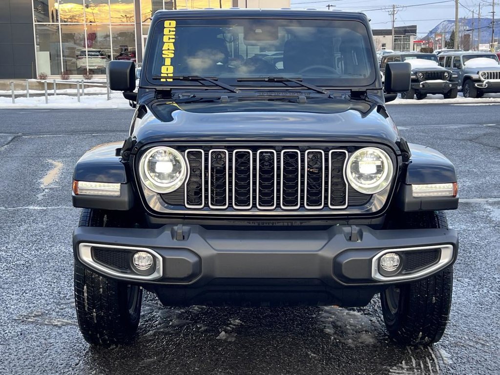 Jeep Wrangler Sahara 4x4 Toit 2024 à Saint-Basile-le-Grand, Québec - 2 - w1024h768px