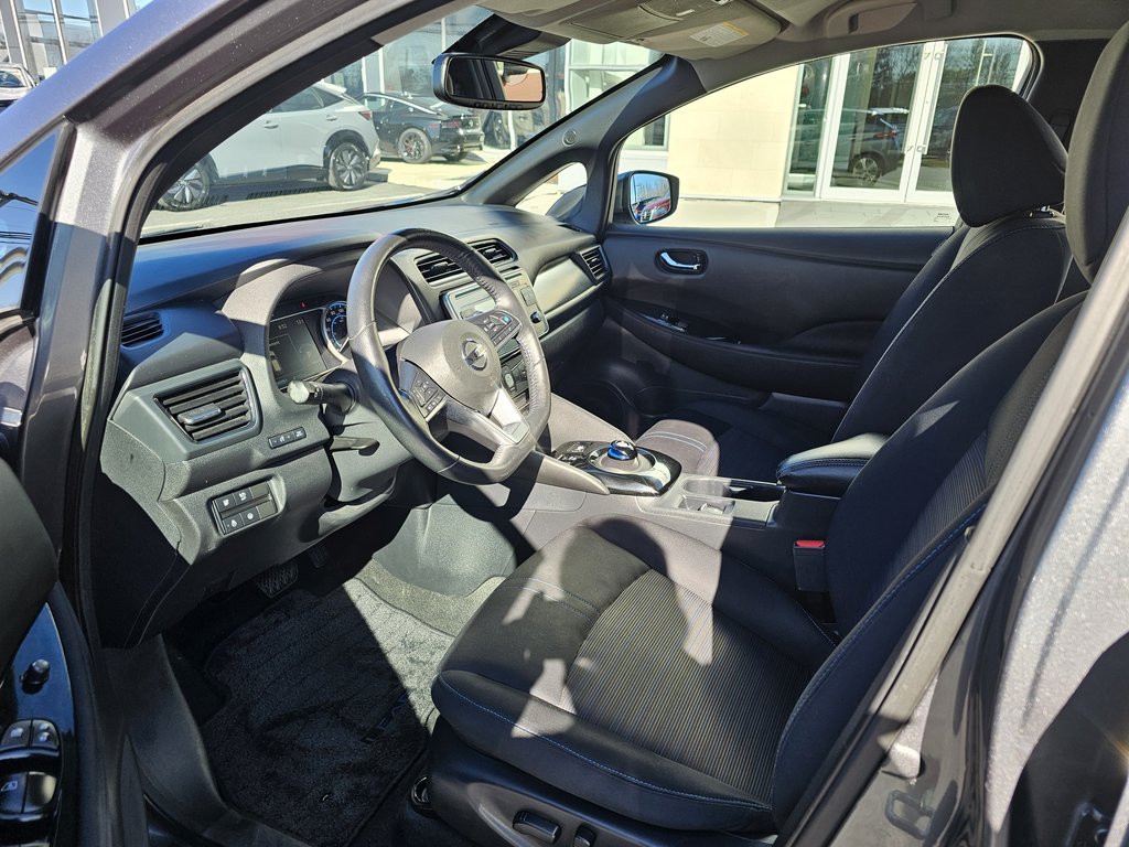 2019  Leaf NISSAN LEAF SV Hatchback 40KW 100% ELECTRIQUE in Saint-Basile-le-Grand, Quebec - 9 - w1024h768px