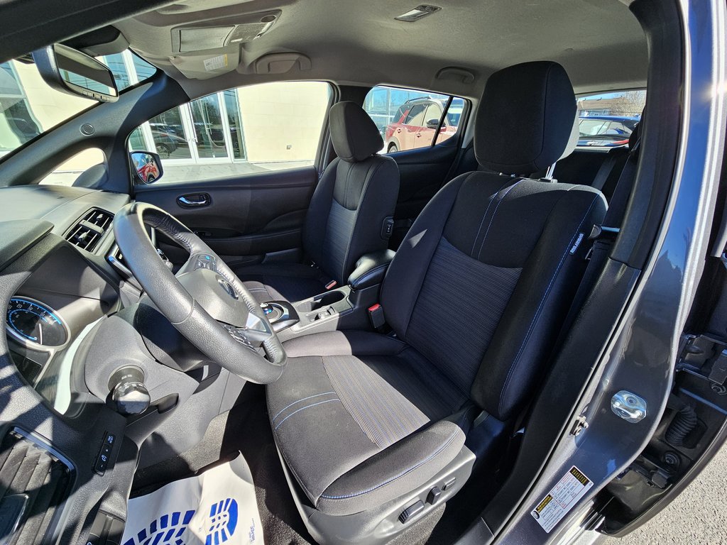 2019  Leaf NISSAN LEAF SV Hatchback 40KW 100% ELECTRIQUE in Saint-Basile-le-Grand, Quebec - 10 - w1024h768px