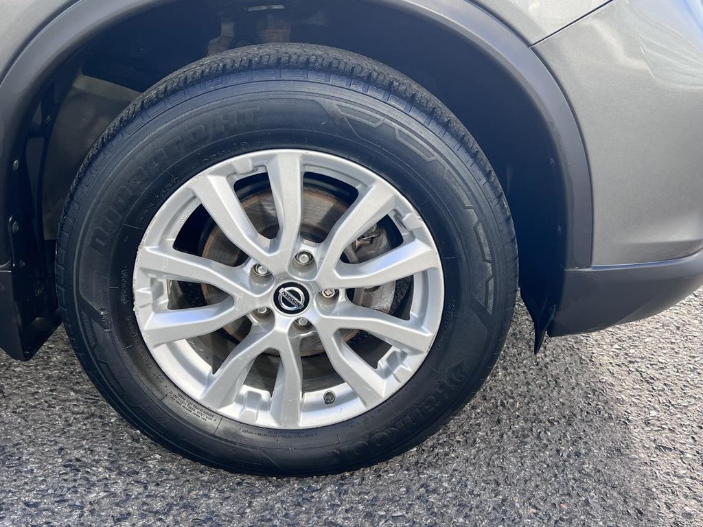 2020 Nissan Rogue SV in Saint-Basile-le-Grand, Quebec - 4 - w1024h768px