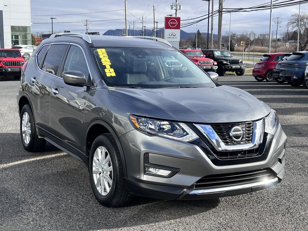 2020 Nissan Rogue SV in Saint-Basile-le-Grand, Quebec - 1 - w1024h768px