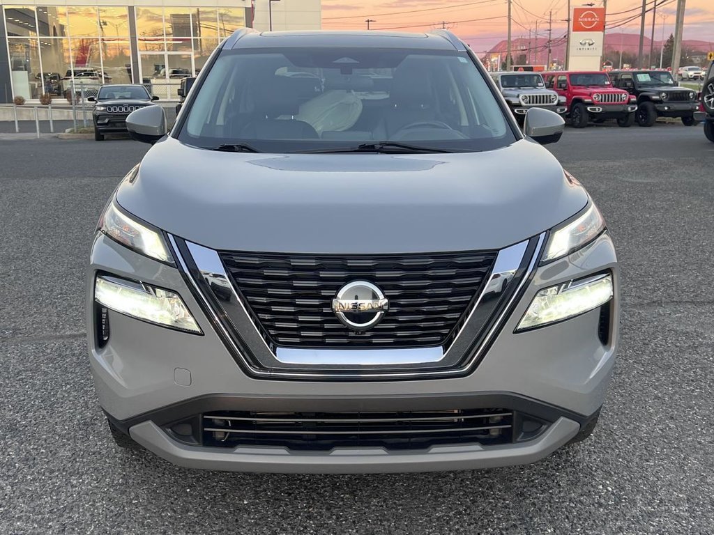 Nissan Rogue SV TI 2021 à Saint-Basile-le-Grand, Québec - 2 - w1024h768px