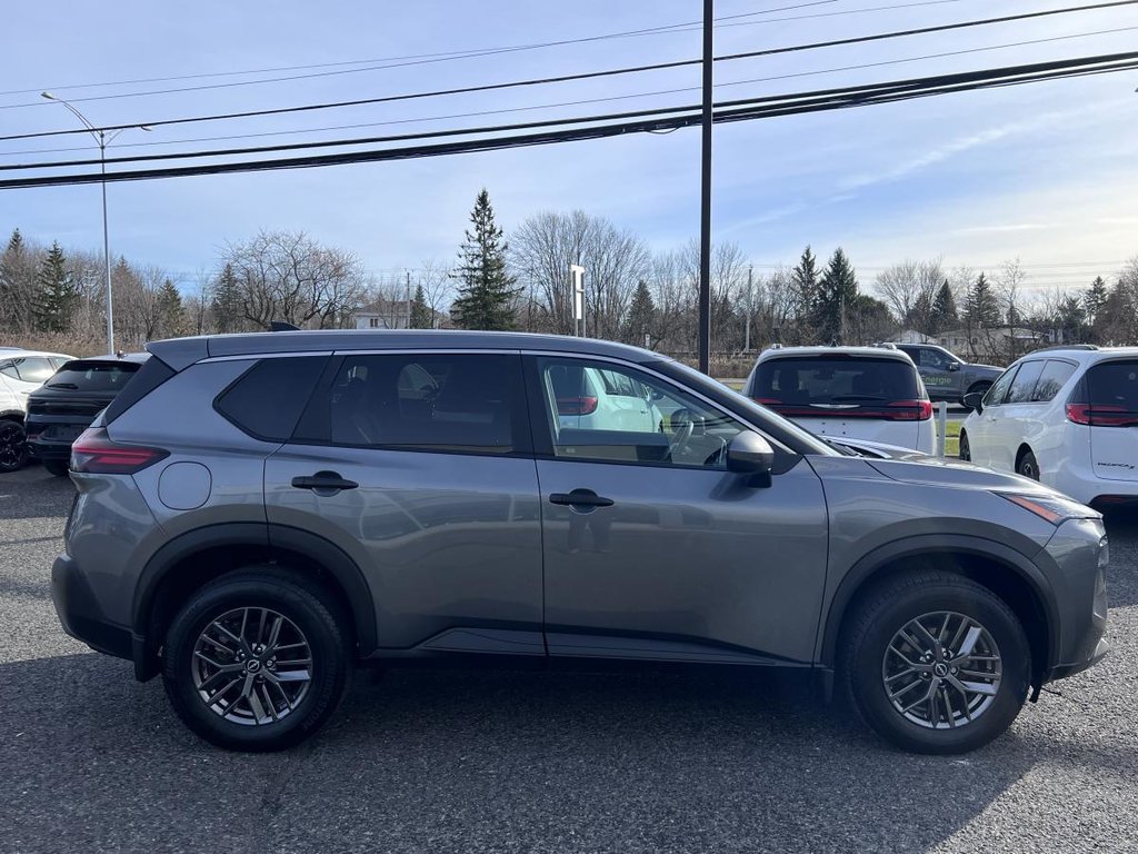 Nissan Rogue S TI 2023 à Saint-Basile-le-Grand, Québec - 4 - w1024h768px