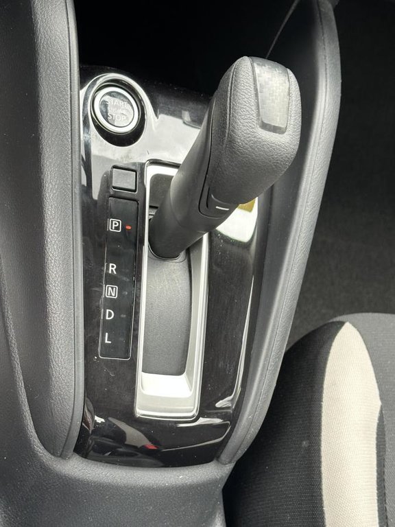 2022 Nissan Versa SV CVT in Saint-Basile-le-Grand, Quebec - 17 - w1024h768px