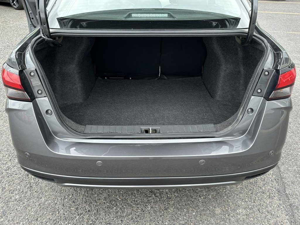2022 Nissan Versa SV CVT in Saint-Basile-le-Grand, Quebec - 14 - w1024h768px