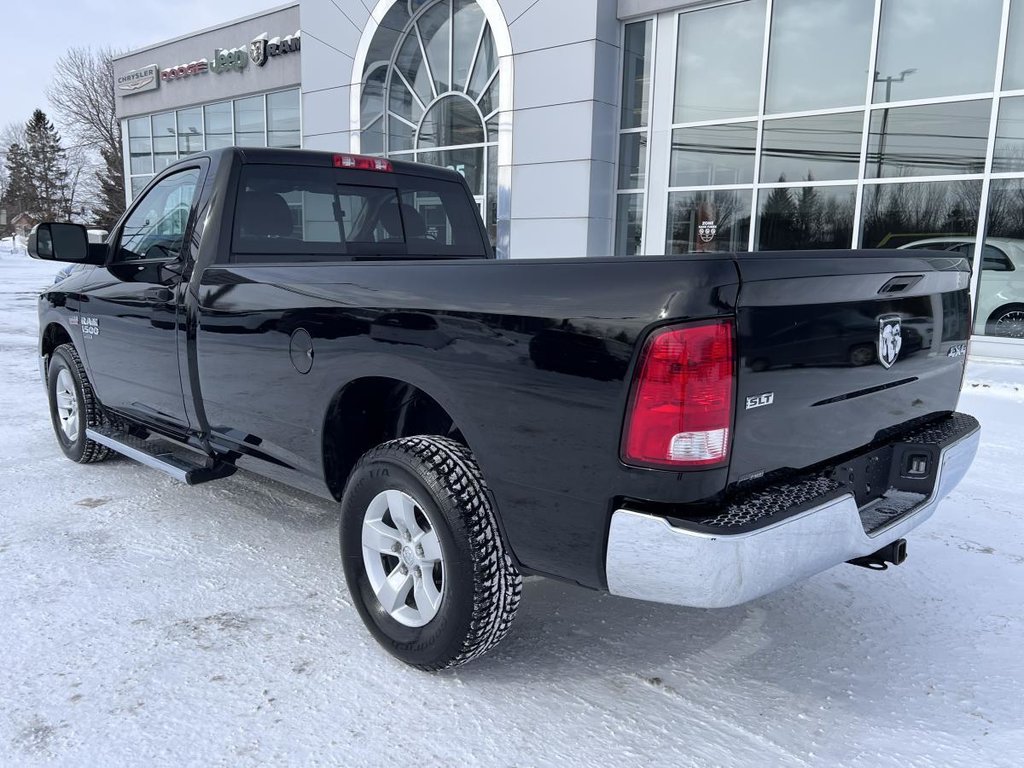 Ram 1500 Classic SLT cabine simple 4x4 caisse de 8 pi 2023 à Saint-Basile-le-Grand, Québec - 15 - w1024h768px