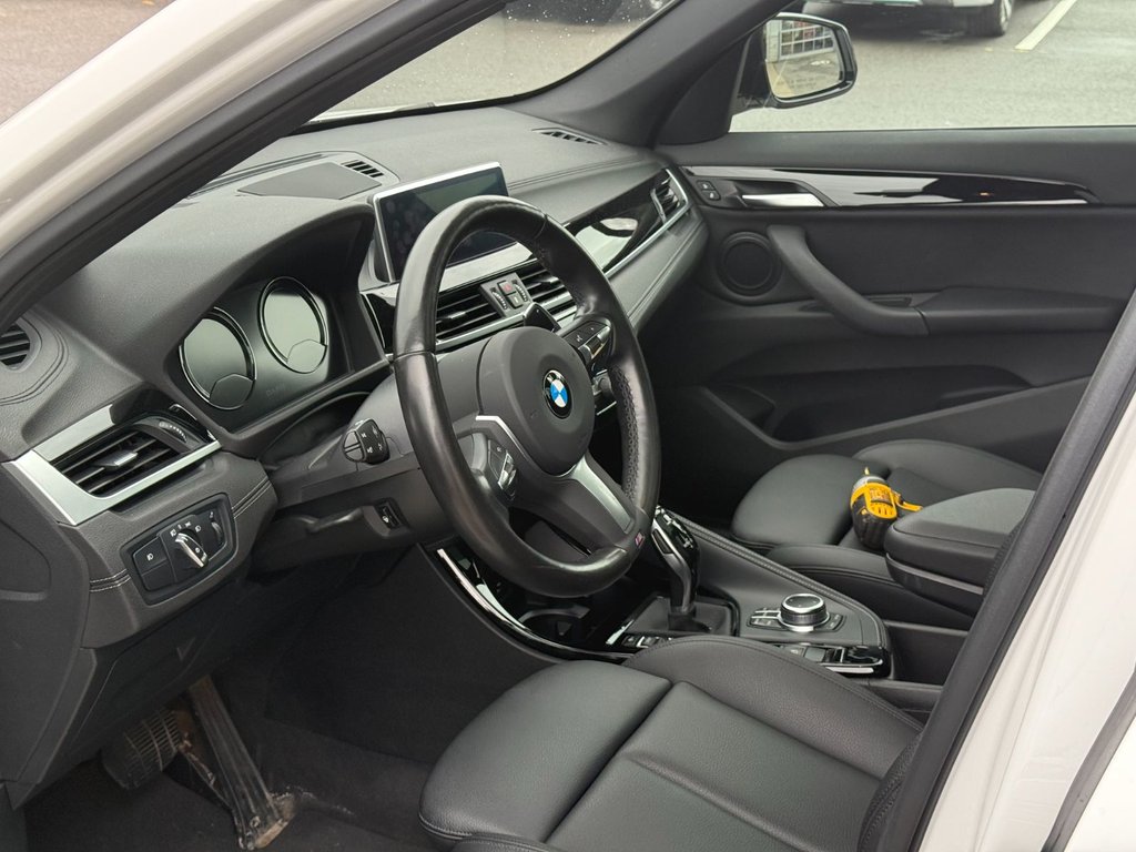2020 BMW X1 XDrive28i**CARPLAY**BANCS CHAUFFANTS**CRUISE**MAGS in Saint-Eustache, Quebec - 5 - w1024h768px