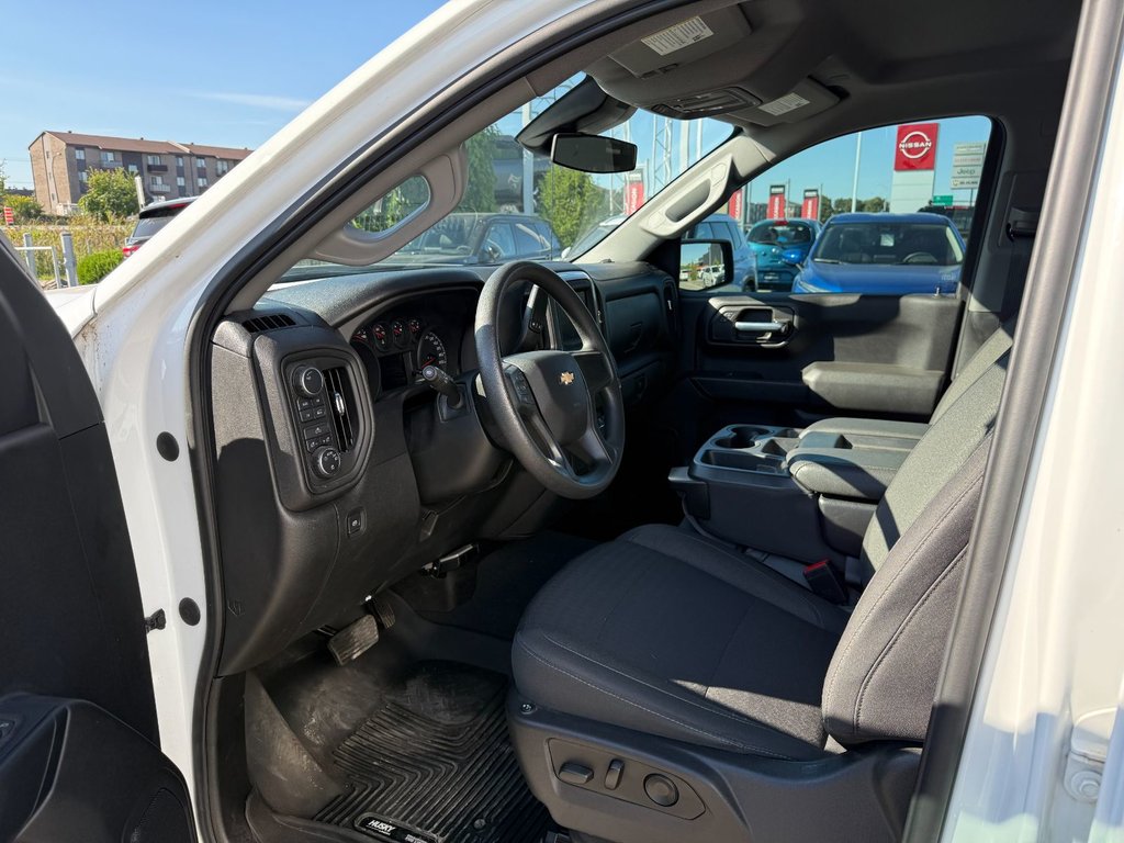 Chevrolet Silverado 1500 Custom Crew Cab 2022 à Saint-Eustache, Québec - 5 - w1024h768px
