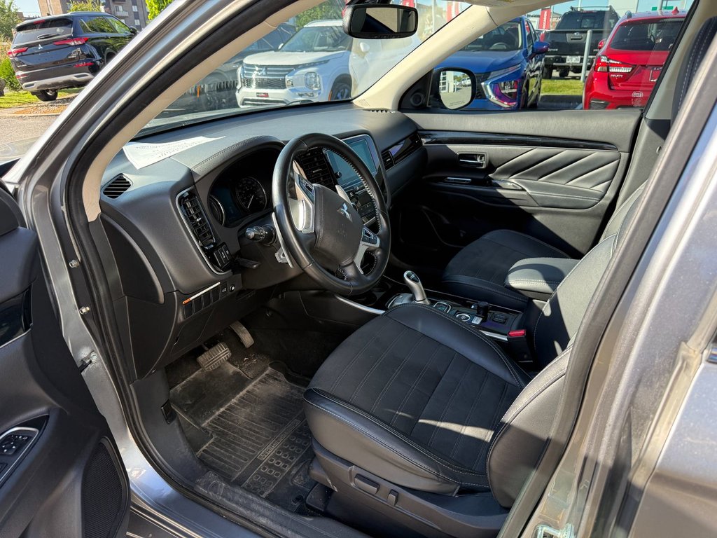 Mitsubishi OUTLANDER PHEV SE LIMITED 2019 à Saint-Eustache, Québec - 3 - w1024h768px