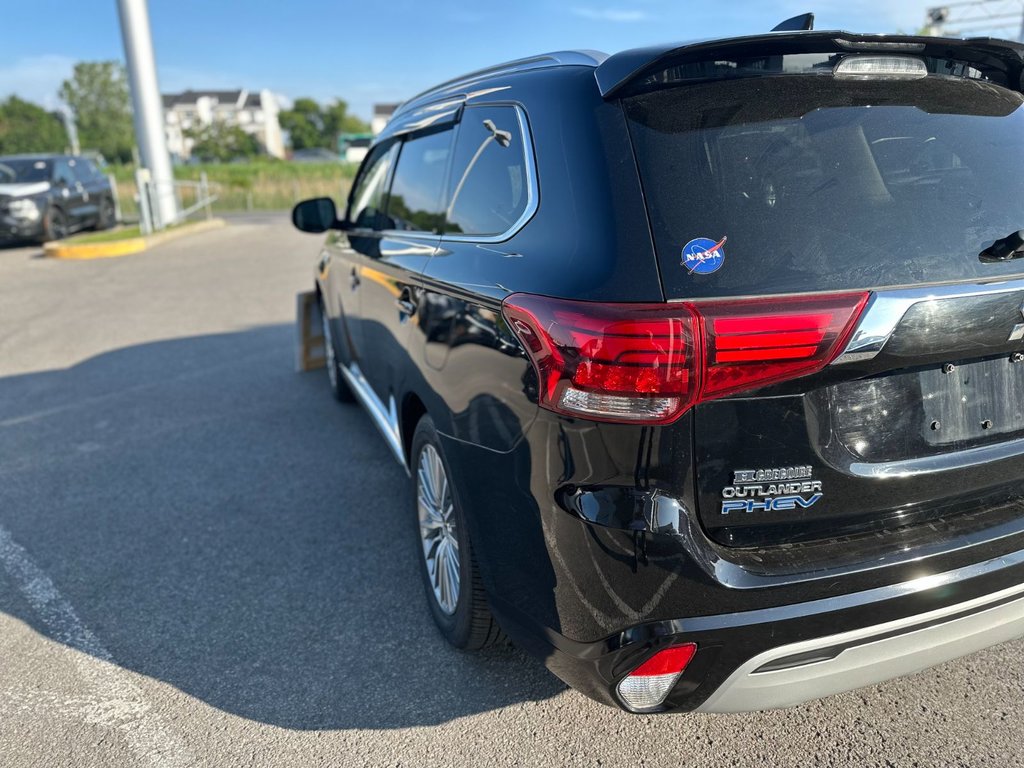 Mitsubishi OUTLANDER PHEV LE 2022 à Saint-Eustache, Québec - 3 - w1024h768px