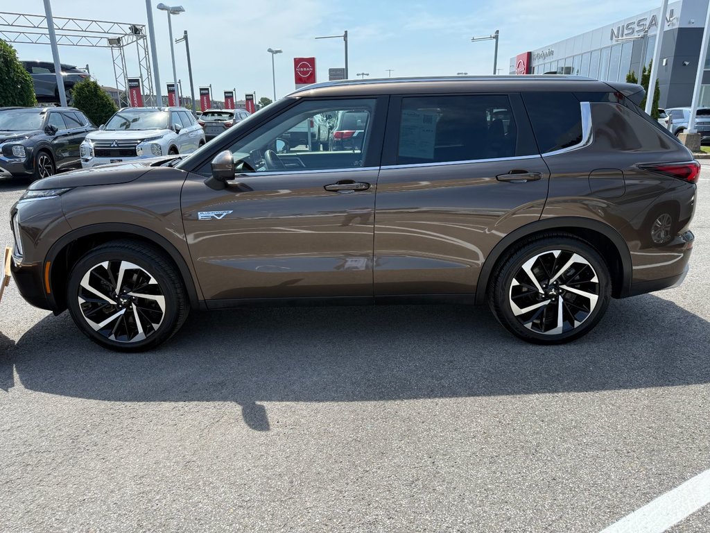 Mitsubishi OUTLANDER PHEV SEL**S-AWC**TAUX À PARTIR DE 0.9%**TOIT**CUIR**NAV 2023 à Saint-Eustache, Québec - 3 - w1024h768px