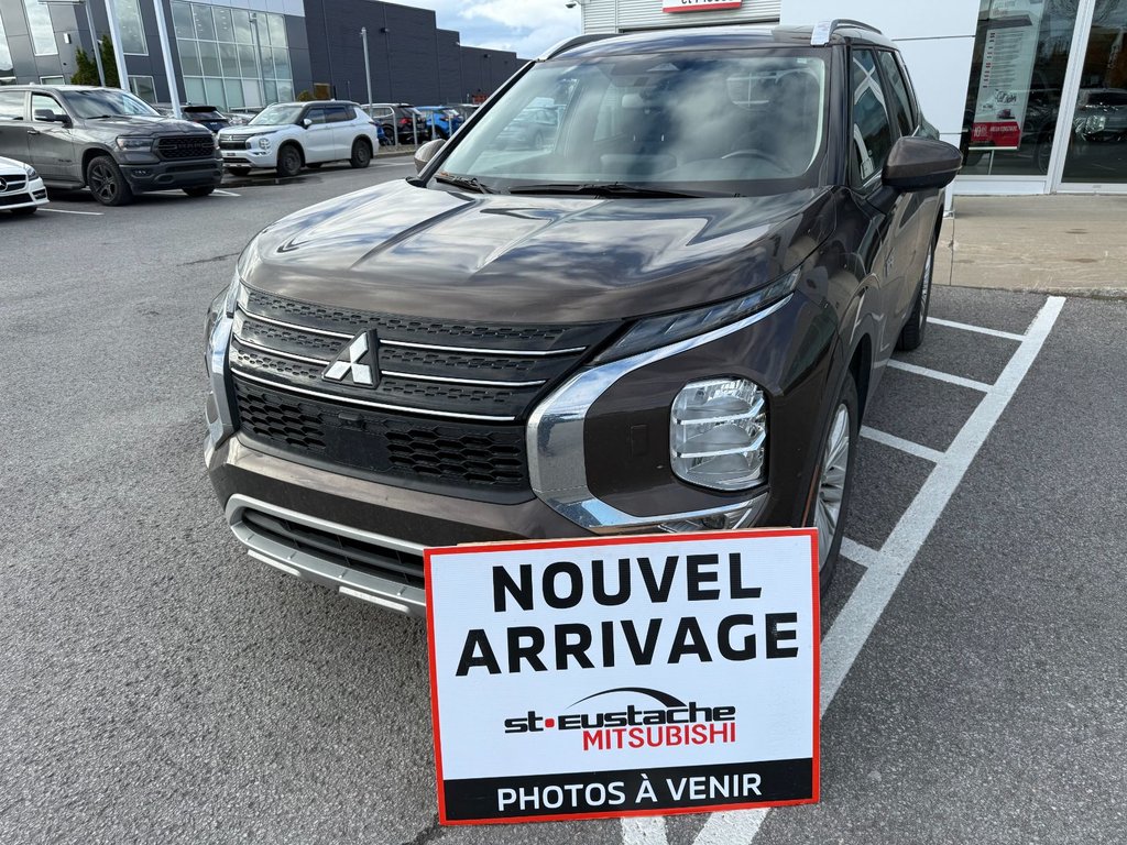 2023 Mitsubishi Outlander PHEV LE**S-AWC**TAUX À PARTIR 0.9%**75KM EV**TOIT PANO in Saint-Eustache, Quebec - 1 - w1024h768px