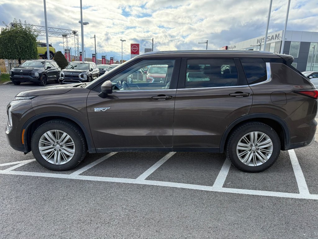 2023 Mitsubishi Outlander PHEV LE**S-AWC**TAUX À PARTIR 0.9%**75KM EV**TOIT PANO in Saint-Eustache, Quebec - 3 - w1024h768px