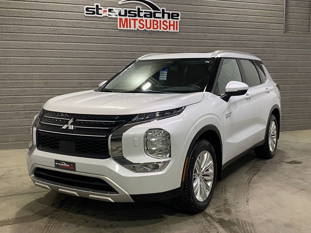 Mitsubishi OUTLANDER PHEV LE DÉMO 2025 à Saint-Eustache, Québec - 2 - w1024h768px