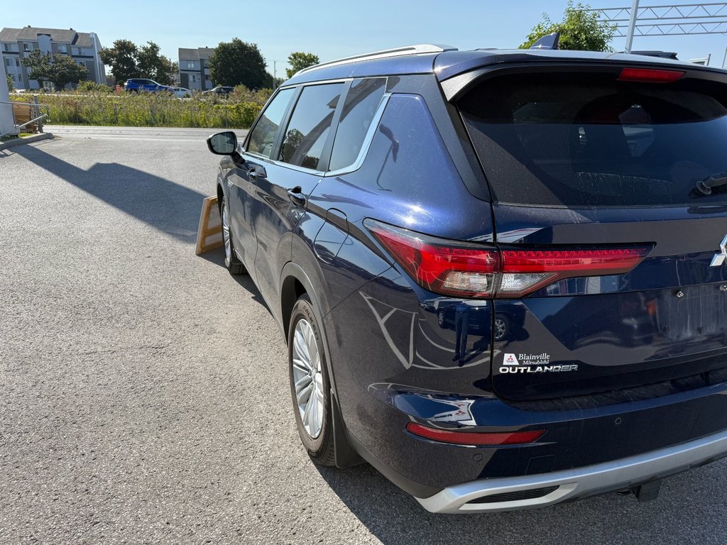 2024 Mitsubishi Outlander Plug-In Hybrid LE*CUIR/SUÈDE*ATTACHE REMORQUE in Saint-Eustache, Quebec - 4 - w1024h768px