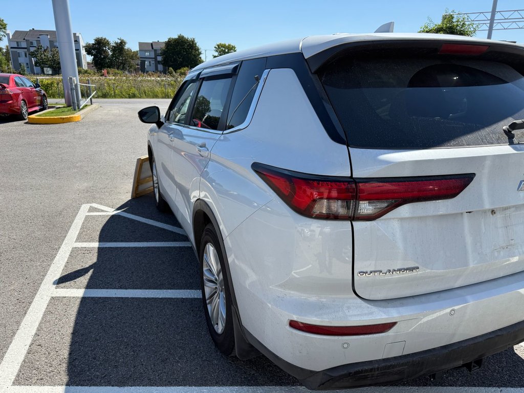 2023 Mitsubishi Outlander ES*AWC*ATTACHE REMORQUE in Saint-Eustache, Quebec - 3 - w1024h768px