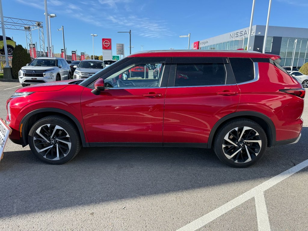 2023 Mitsubishi Outlander SEL**S-AWC**TAUX À PARTIR 0.9%**TOIT OUVRANT**CUIR in Saint-Eustache, Quebec - 3 - w1024h768px