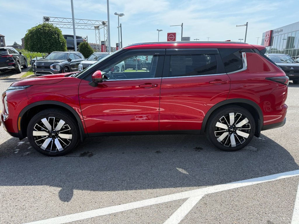 2025 Mitsubishi Outlander SEL**S-AWC**TAUX À PARTIR DE 0.9%**CUIR**TOIT**NAV in Saint-Eustache, Quebec - 3 - w1024h768px