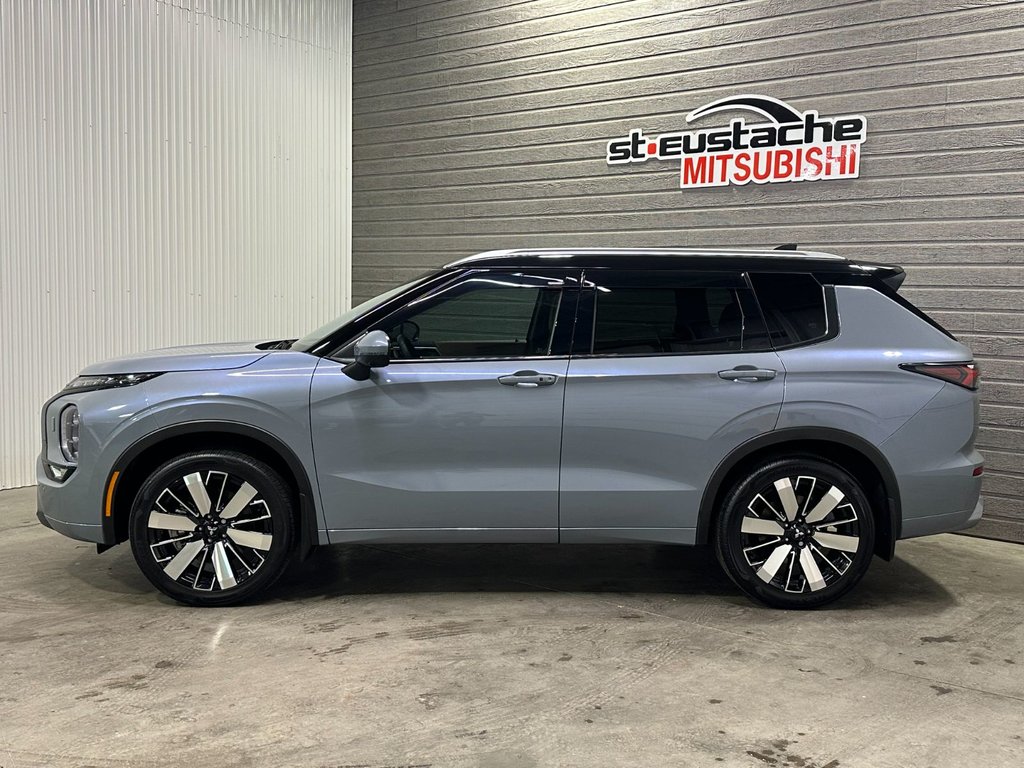 2025 Mitsubishi Outlander GT-PREMIUM FULL in Saint-Eustache, Quebec - 3 - w1024h768px