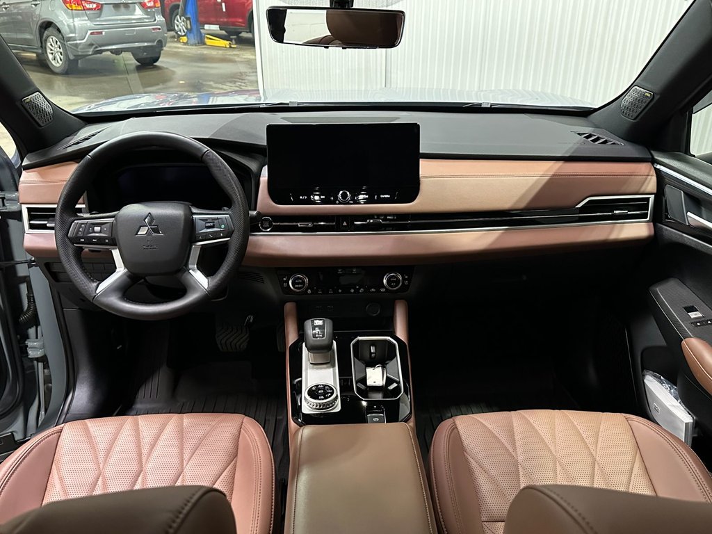 2025 Mitsubishi Outlander GT-PREMIUM FULL in Saint-Eustache, Quebec - 10 - w1024h768px