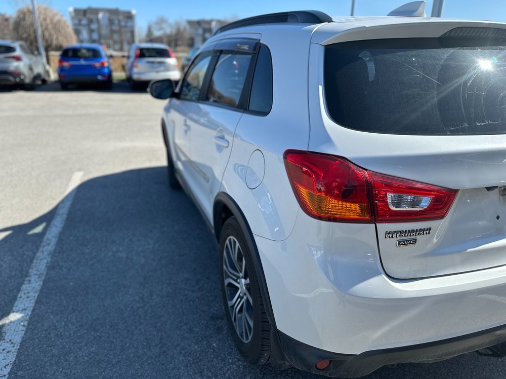 Mitsubishi RVR GT**AWD/4X4**2.4L**CUIR**TOIT PANO**BLUETOOTH** 2017 à Saint-Eustache, Québec - 4 - w1024h768px