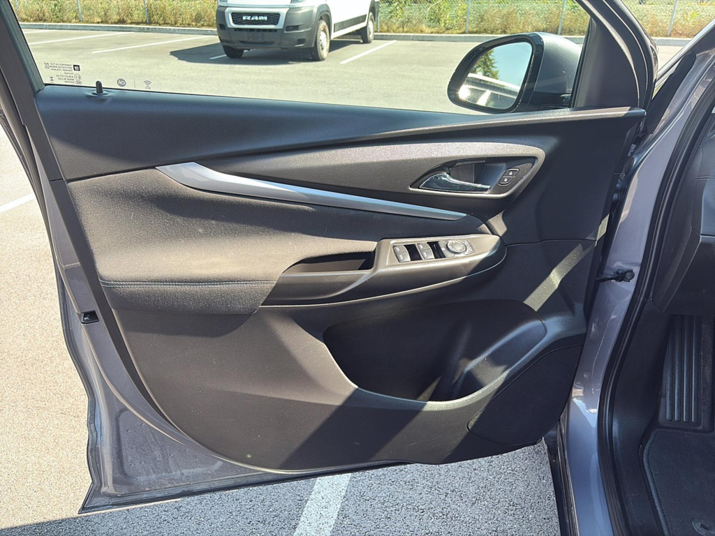 2023 Chevrolet BOLT EUV LT in Saint-Hyacinthe, Quebec - 8 - w1024h768px