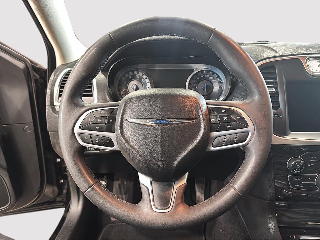 Chrysler 300 Touring L AWD 2022 à Saint-Hyacinthe, Québec - 10 - w1024h768px