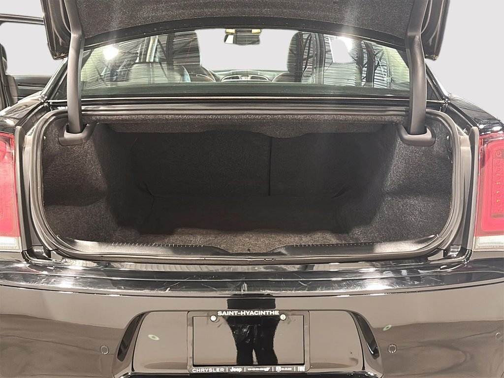 Chrysler 300 Touring L AWD 2022 à Saint-Hyacinthe, Québec - 5 - w1024h768px