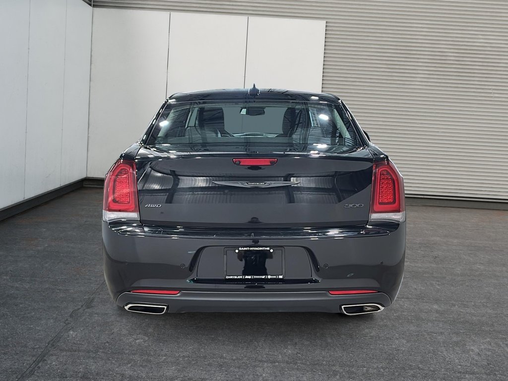 Chrysler 300 Touring L AWD 2022 à Saint-Hyacinthe, Québec - 3 - w1024h768px