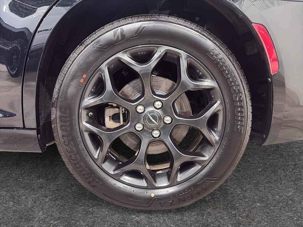Chrysler 300 Touring L AWD 2022 à Saint-Hyacinthe, Québec - 7 - w1024h768px
