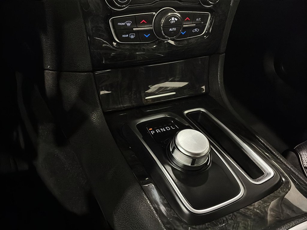 2023 Chrysler 300 Touring L in Saint-Hyacinthe, Quebec - 13 - w1024h768px
