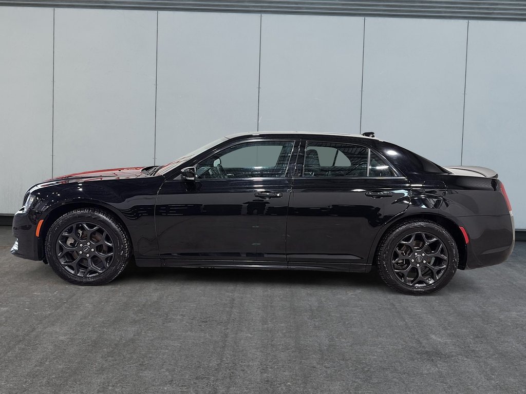 2023 Chrysler 300 S TOIT PANORAMIQUE 300S AWD in Saint-Hyacinthe, Quebec - 5 - w1024h768px