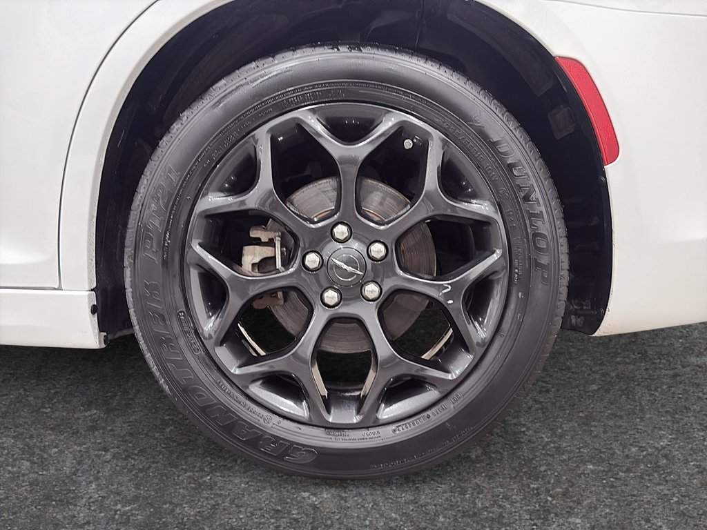 Chrysler 300 Touring L 2023 à Saint-Hyacinthe, Québec - 7 - w1024h768px