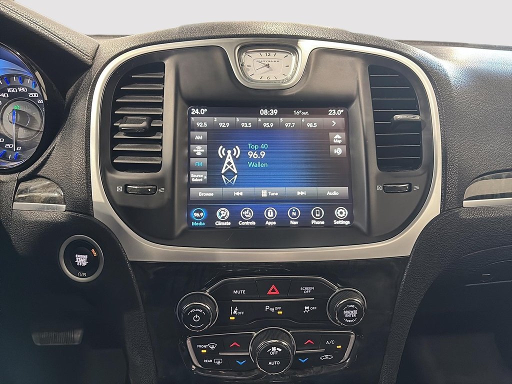 2023 Chrysler 300 Touring L in Saint-Hyacinthe, Quebec - 15 - w1024h768px