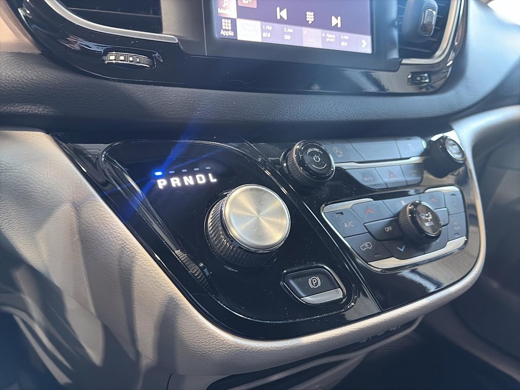 2022 Chrysler Grand Caravan SXT in Saint-Hyacinthe, Quebec - 13 - w1024h768px